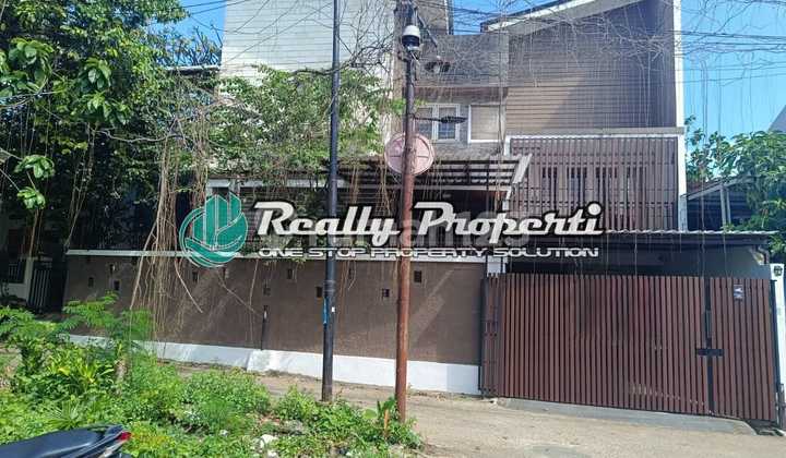 Rumah Bagus Semi Furnished 2 Lt di Jaticempaka Pondok Gede Bekasi