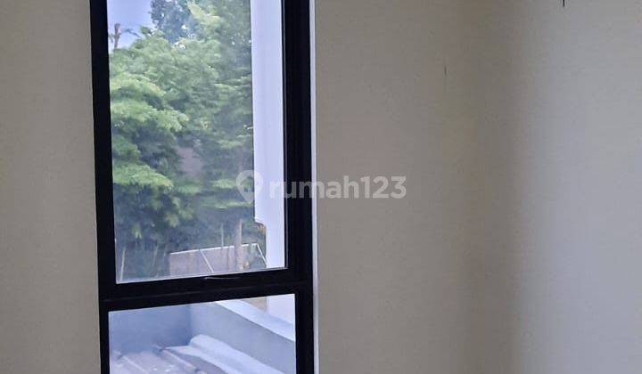 RUMAH HOEK DI CITRA GARDEN PURI 7