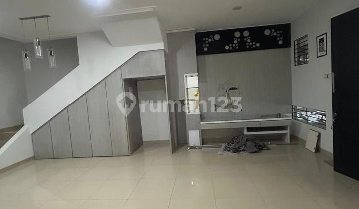 Rumah Cantik Boulevard Di Casa Jardin  2