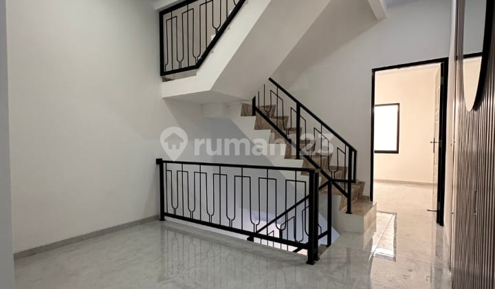 Dijual Cepat! Rumah Baru Sisa 1 Unit di Tanjung Duren Barat, Grogol Petamburan - Jakarta Barat