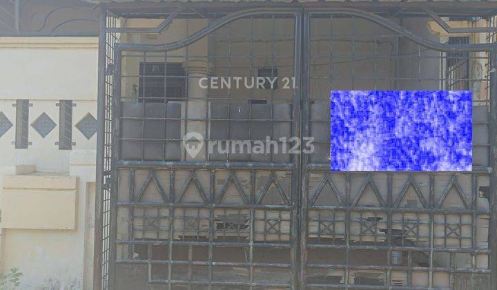 tampak depan rumah siap digunakan di kawasan