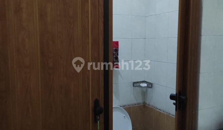 For Sale: Shophouse in Veteran, Bandung, Suitable for Office and Bank 2
