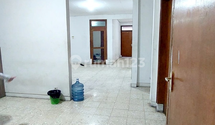 For Rent House Wing of the Holy - Heroes