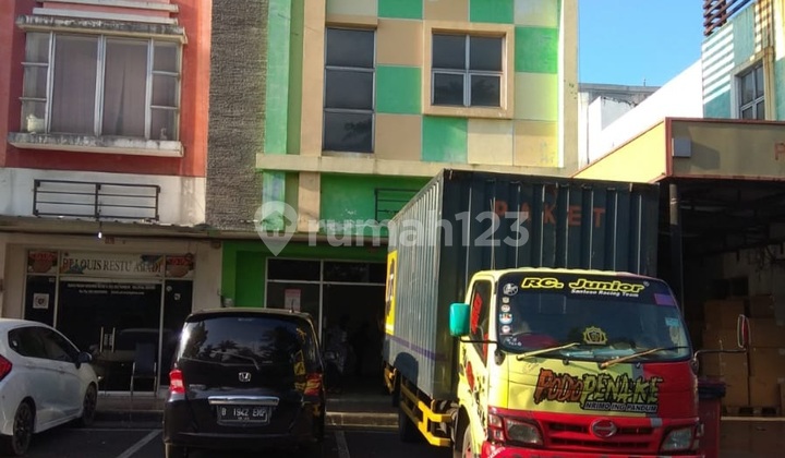 CHEAP ATTACHED SHOPHOUSE FOR RENT AT FRONT POSITION GRAND WISATA CHEAP ATTACHED SHOPHOUSE FOR RENT AT FRONT POSITION GRAND WISATA