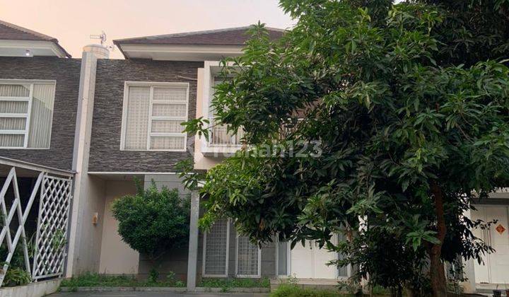 Rumah Bagus Depan Taman Cluster Exclusive Grand Wisata 2