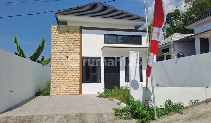 For Sale New Affordable House Price Around 400 Million Location Near UNDIP 1