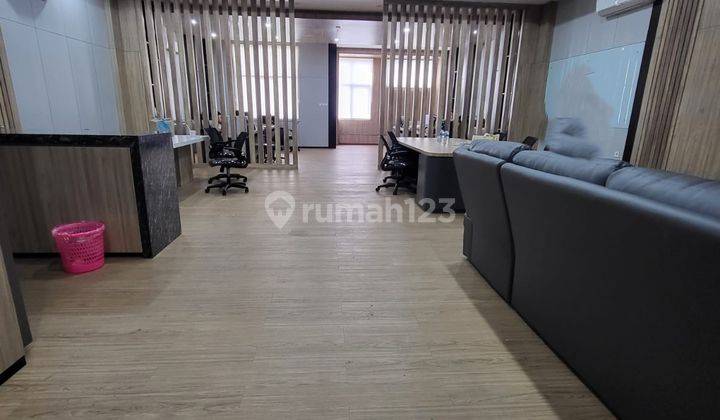 Disewakan Jarang Ada Ruko Mk Jalan Utama 9x25, 5 Lantai 2