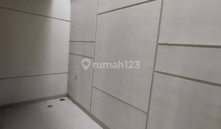 Disewakan Rumah Pik2 Cluster Danau 8x15 Brand New Kosongan 2