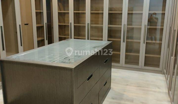 Disewakan Rumah Golf Island PIK 12x25 semi furnish cakep banget 1