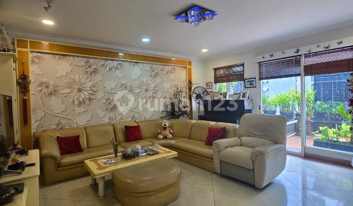 Dijual Rumah Mewah Johar Golf Pik 10x18 Semi Furnish