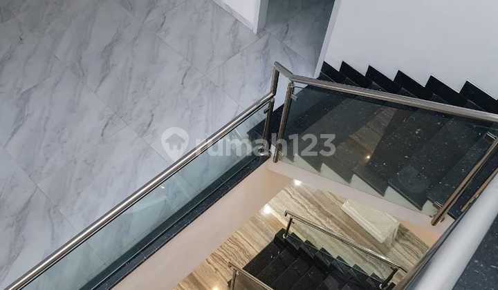 Dijual Rumah Mewah di Katamaran Permai Pik Uk 9x25. Brand New