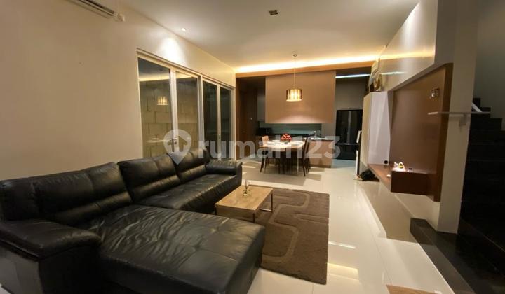 For Sale Manyar Permai House Size 7x17 South Facing. Fully Furnished