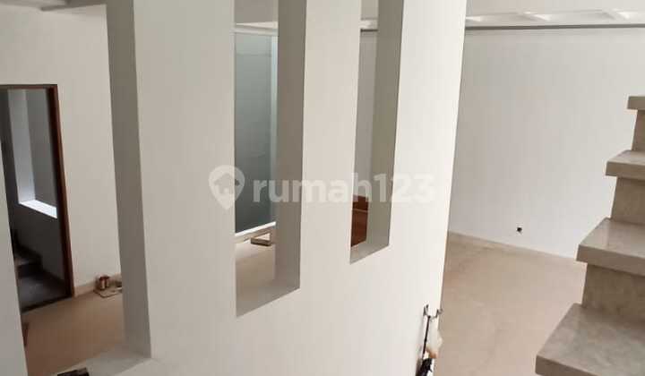 Rumah Brand New 3 Lantai SHM di Manyar Permai PIK, Uk.10x20 2