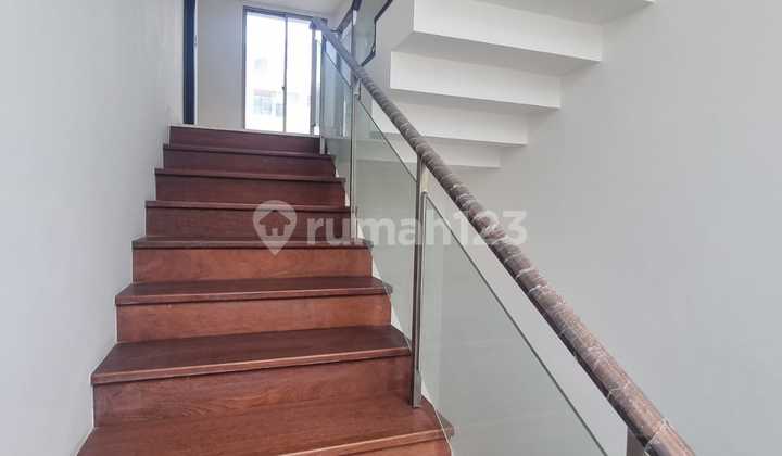 Dijual Rumah Golf Island PIK Uk 8x25 Unfurnish Harga Nego  2