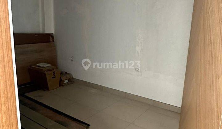 Rumah 3 Lantai Bagus SHM di Pluit Karang, Jakarta Utara 2