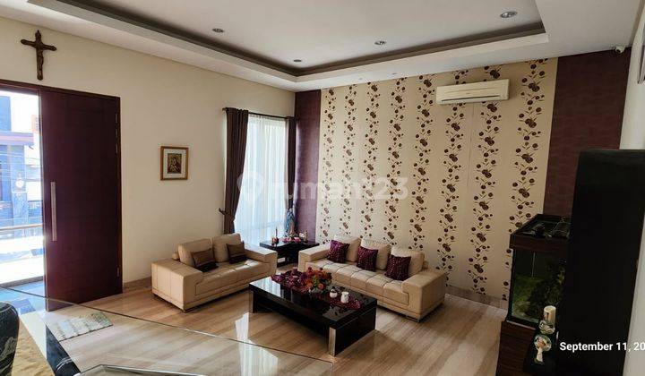 Rumah 3 Lantai Bagus Furnished SHM di Muara Karang, Jakarta Utara 2