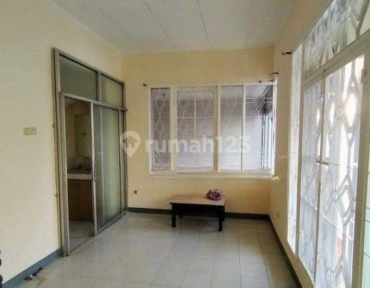 Rumah 2 Lantai Bagus Furnished SHM di Camar, Pantai Indah Kapuk 1