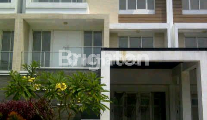 Rumah Golf Residen Kemayoran Jakarta