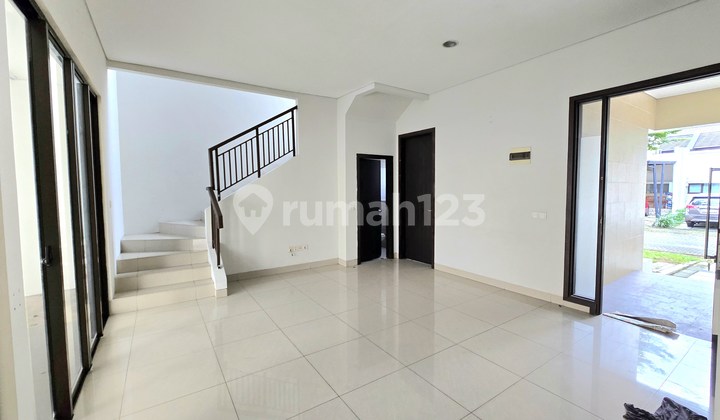 Eminent Ready-to-Occupy Unfurnished House in BSD ILLUSTRIA, Tangerang 2