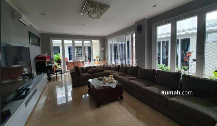 Rumah 2 Lantai Full Renov Dekat Qbig di Bsd Green Wich, Tangerang 2