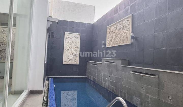 Rumah Bangunan Mandiri With Kolam Renang Lokasi Dekat Toll Anthea Bsd di Bsd, Tangerang 1