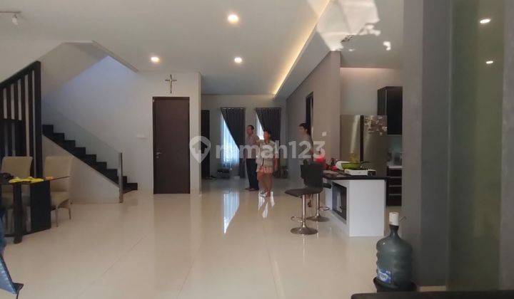 Rumah 2 Lantai Furnished SHM di Bsd Taman Giri Loka, Tangerang 2