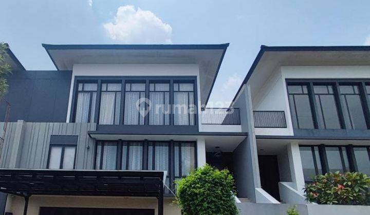 Rumah Tiga Lantai Furnished Navapark Lakewood Dekat Tol Dan The Breezze di Bsd, Tangerang 1