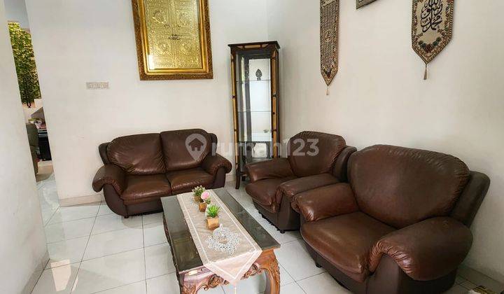 Rumah Hook Semi Furnished SHM Lokasi Dekat Pasar Moderen Dan Stasiun ,,eka Hospital ,toll Bsddi Bsd Griya Loka, Tangerang 2