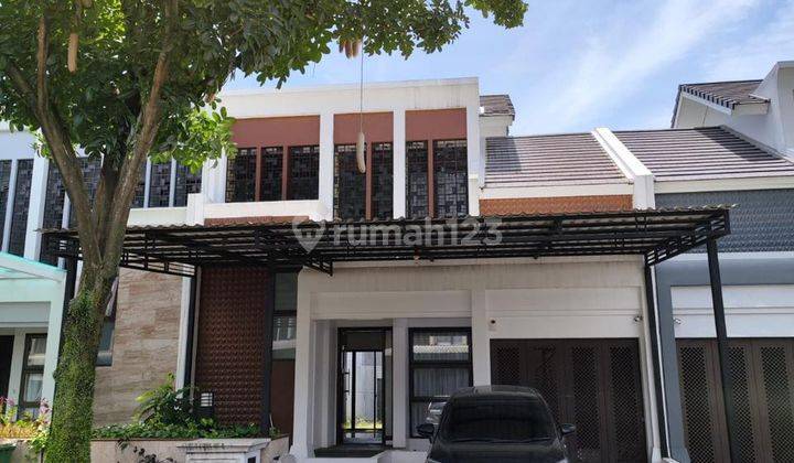 Rumah 2 Lantai Semi Furnished SHM Dekat Wisma Bca di Bsd Green Wich, Tangerang 1