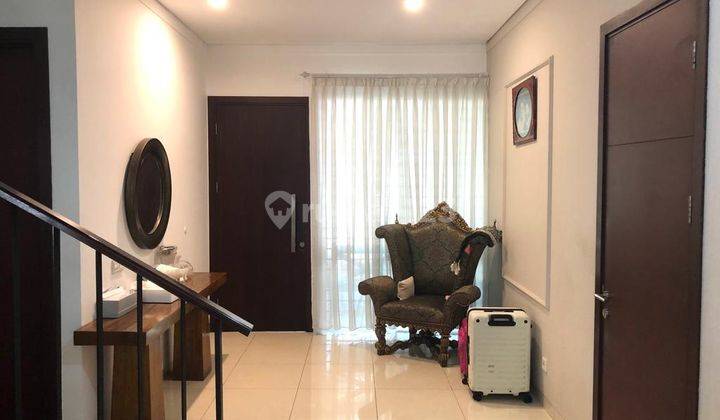 Rumah Semi Furnished SHM di BSD Virginia Lagoon, Tangerang 2