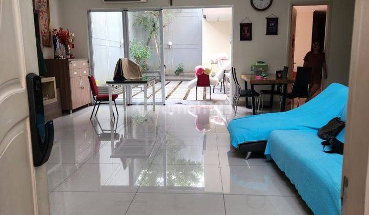 Rumah Cantik Whitsand 2 Lantai Sudah Renov Dekat Qbig di Bsd Green Wich, Tangerang 1