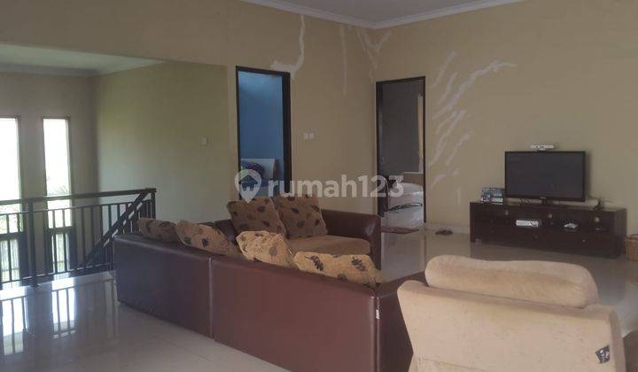 Rumah 2 Lantai Unfurnished SHM di Bsd Dekat Al Azhar Dan Eka Hospital Puspita Loka, Tangerang 2