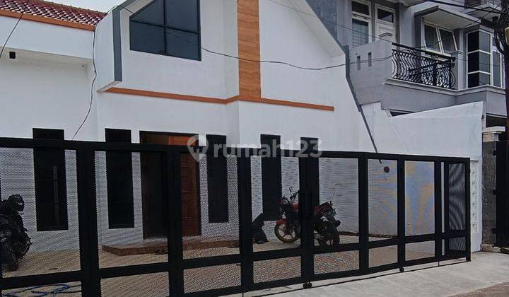 Rumah Baru Siap Huni SHM Lokasi Dekat Toll Dan Eka Hospital di Bsd Griya Loka, Tangerang 2