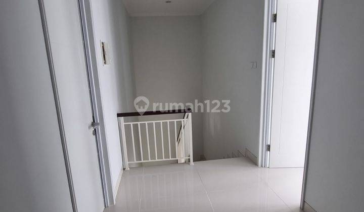 Rumah 2 Lantai Pasadena Dekat Sprt Club View Kolam Renang Lokasi Dekat Pusat Kuliner Dan Mall di Gading Serpong, Tangerang 2