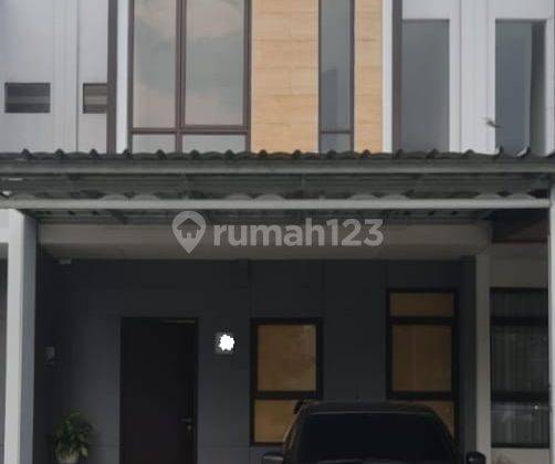 Rumah Turun Harga Baru 2 Lantai Dalam Cluster Hunian Nyaman Dan Asri di Bsd Castilla, Tangerang 1