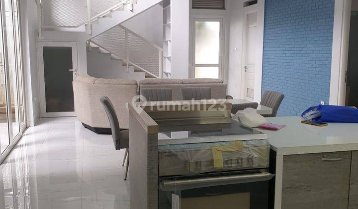 Rumah 2 Lantai Baru Di Huni Dan Terawat Furnished Dekat Tol Dan Qbig di Bsd Foresta, Tangerang 2