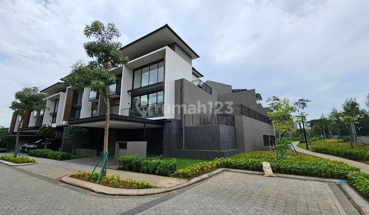 Rumah Baru 3 Lantai Hook Best View Dekat The Breeze di Laurel At Navapark, Bsd City Tangerang 1