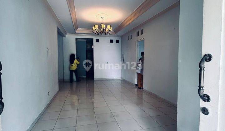 Rumah Siap Huni Unfurnished SHM Dekat Tol Dan Pasar Moderen di Bsd Griya Loka, Tangerang 1