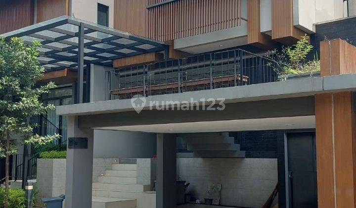 Rumah 2 Lantai Caelus Belum Pernah Di Huni Usudah Renov di Bsd Green Wich, Tangerang 1