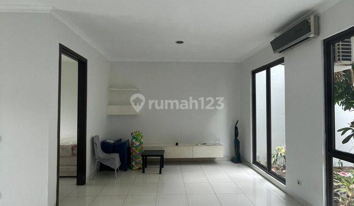 Rumah 2 Lantai Bagus Semi Furnished di Icon Dekat Tol Dan Aeon Mal , Bsd City Tangerang 1