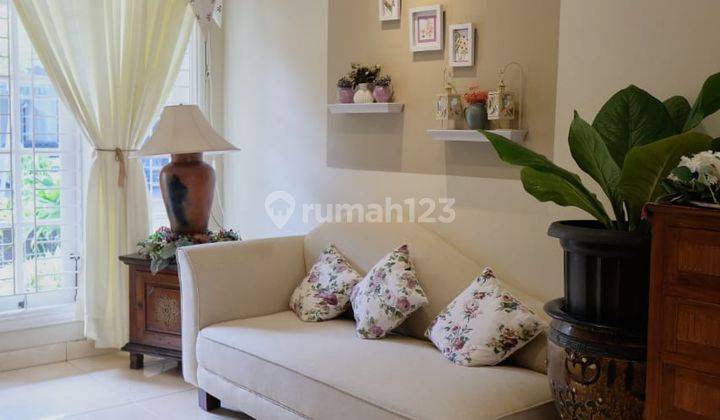 Rumah 2 Lantai Semi Furnished SHM di BSD Victoria Park Lane, Tangerang 2