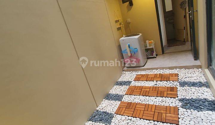 Rumah 3 Lantai Perumahan Tabebuya Furnished di Impreshaus R, Tangerang 1