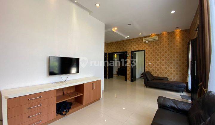 Rumah Murah 2 Lantai Hook Furnished SHM Lokasi Dekat Tol Dan Stasiun di Bsd The Green, Tangerang 2