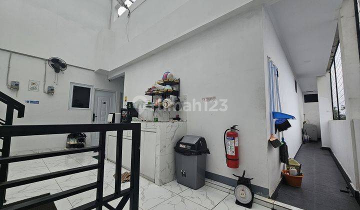 Rumah Kost Full Terisi 3 Lantai Furnished SHM di Bsd Griya Loka Lokasi Dekat Tol Dan Fasilitas Umum , Bsd City Tangerang 2