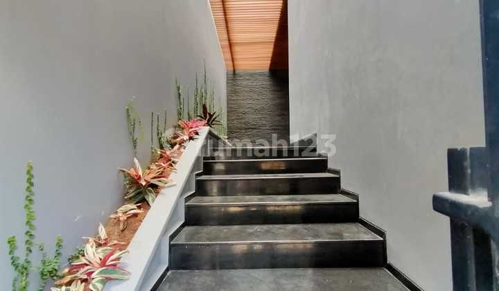 FOR SALE Three-Storey Home in EXCLUSIVE ENVIRONMENT Bukit Terrace BSD Golf Hills, Tangerang FOR SALE Three-Storey Home in EXCLUSIVE ENVIRONMENT Bukit Terrace BSD Golf Hills, Tangerang