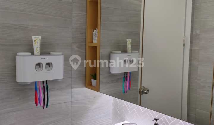 di jual Rumah Furnished dibawah harga pasar malibu villageGading Serpong, Tangerang 2