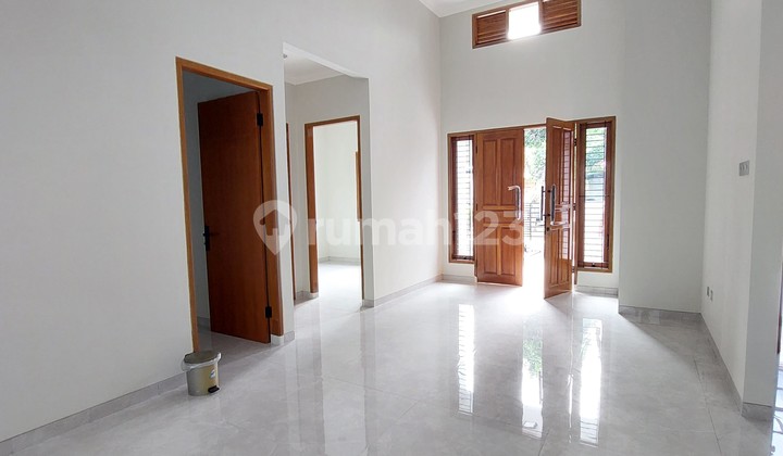 DI JUAL Rumah SATU LANTAI SIAP HUNI Bagus SHM BSD Kencana Loka, Tangerang 2