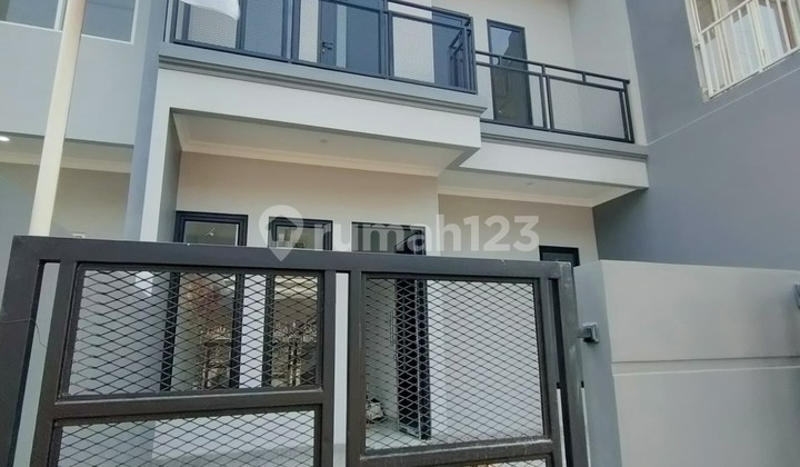 DI JUAL Rumah SIAP HUNI  Bagus SHM BSD Kencana Loka, Tangerang