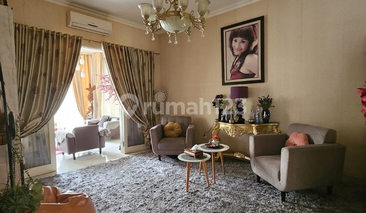 di jual rumah HOEK semi furnihs DAN TERAWAT BSD The Green, Tangerang LOKASI DEKAT TOL DAN STASIUN