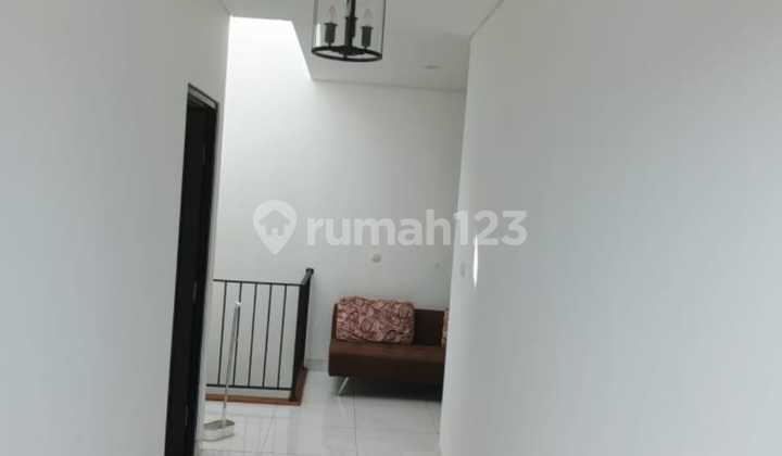 Dijual Rumah Siap Huni Dekat Akses Tol, Rumah, 3 Lantai 2